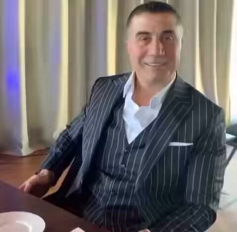 🔴 Sayın Reis Sedat Peker, “Voltano34” lakabıyla tanınan rap sanatçısı Volkan Yılmaz’a 500 bin TL maddi des…