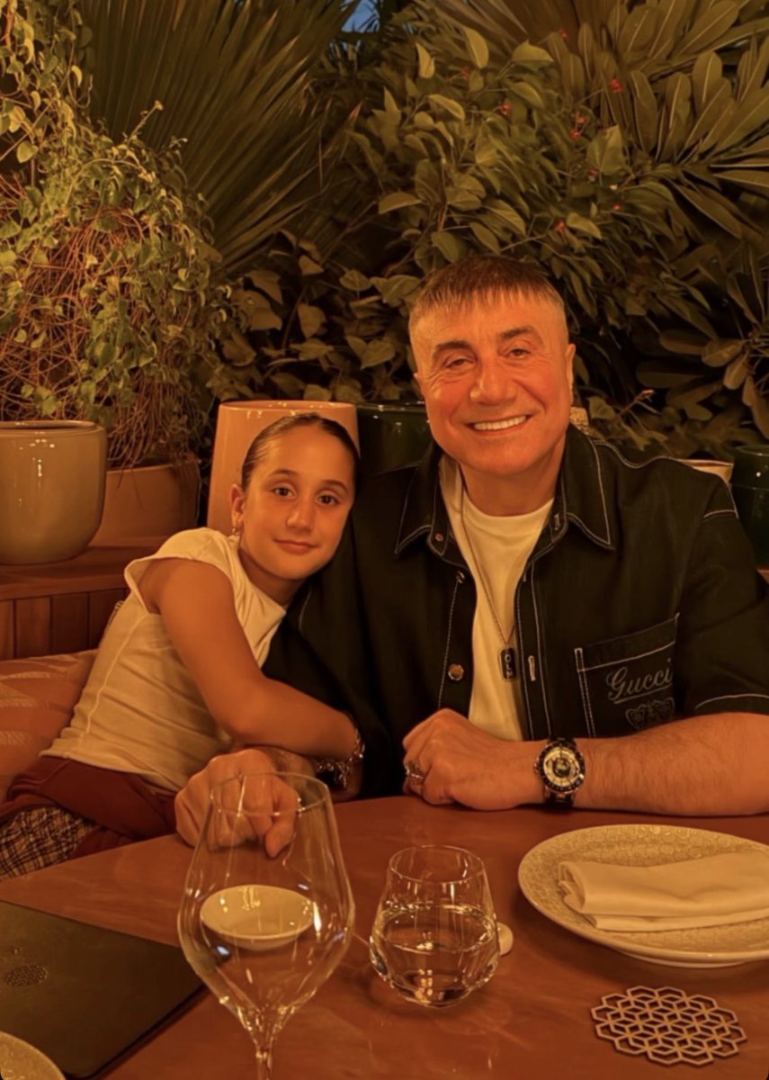 Arkadaşının bisikletini sürmek isteyen ancak izin alamayan küçük kardeşimiz, Sayın Reis Sedat PEKER’den bis…